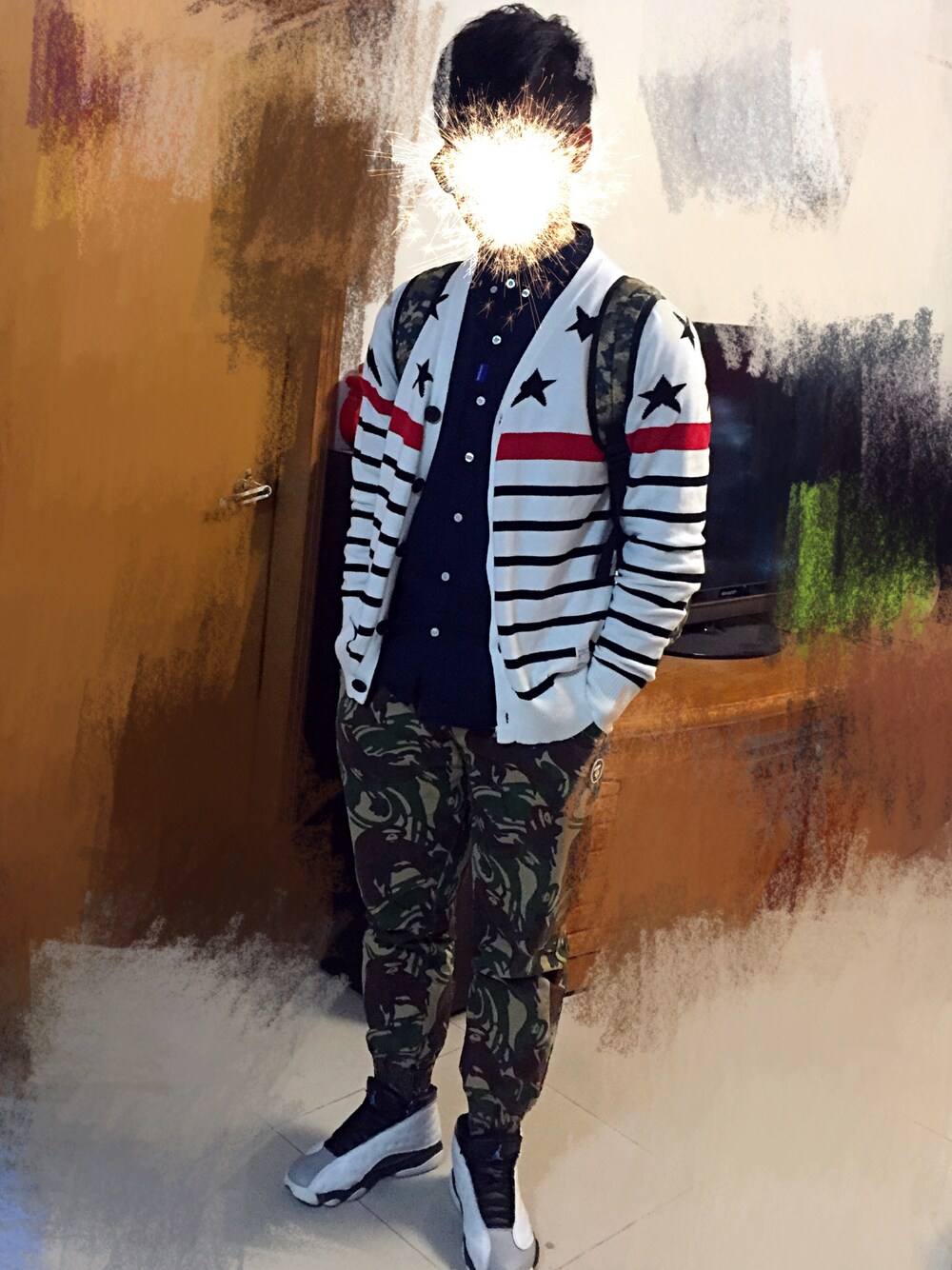 「smokinglifeのアイテム（カーディガン/ボレロ、ホワイト系）」を使った、Steve_ChanHaiFongさん（メンズ・175cm）の冬コーディネートの1枚目の写真