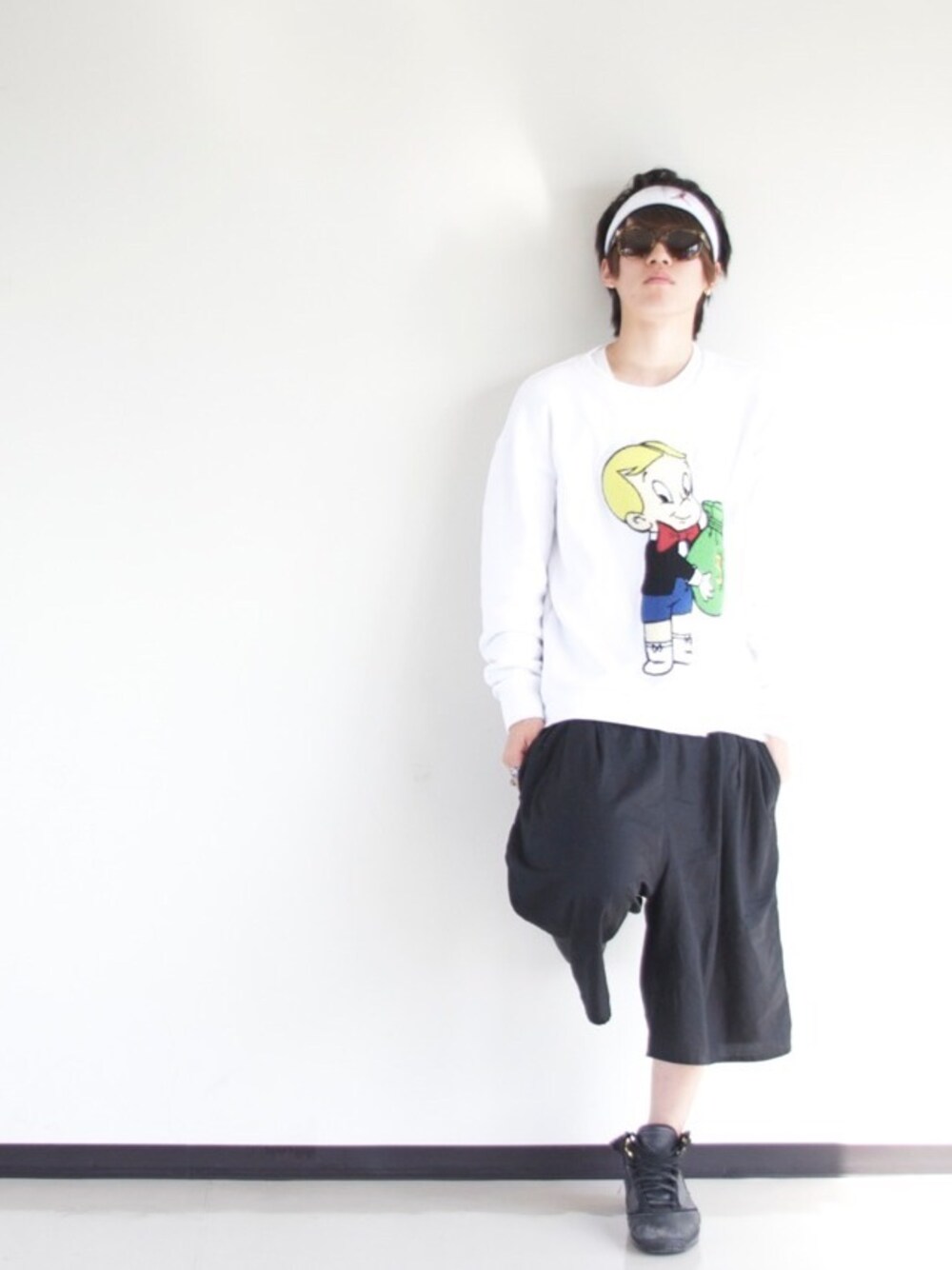 「JOYLICH、Jordan、DRESSEDUNDRSSED、ヘアバンド、モードストリート、袴パンツ、スポーツmix」｜「JOYLICHのアイテム（スウェット、ホワイト系）」を使った、のりぴーさん（メンズ・170cm）の秋コーディネートの1枚目の写真