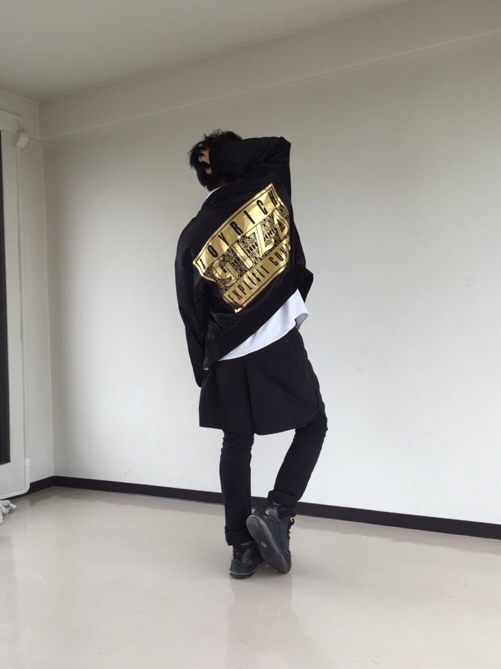 「モードストリート、JOYLICH、GU、UNIQLO、NIKE、ﾊﾞｯｼｭ、黒スキニー、古着MIX、モード、MA-1」｜「JOYRICHのアイテム（ナイロンジャケット、ブラック系）」を使った、のりぴーさん（メンズ・170cm）の秋コーディネートの1枚目の写真