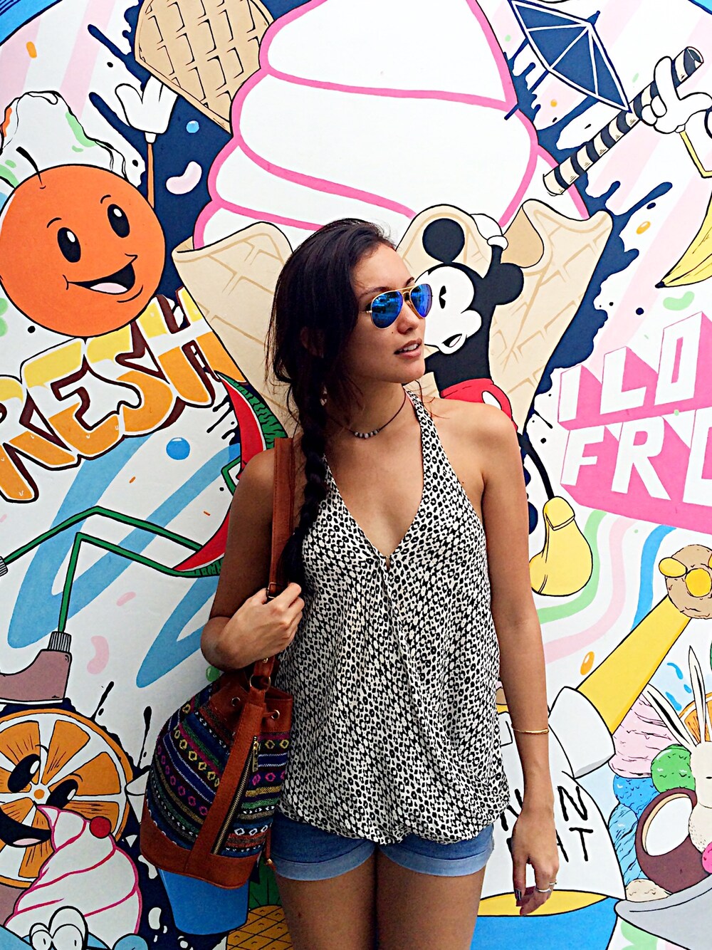 「Bali、seminyak、streetart、mural、popart」｜「ZARAのアイテム（ベスト、その他）」を使った、Hanli Hoeferさん（レディース・174cm）の冬コーディネートの1枚目の写真