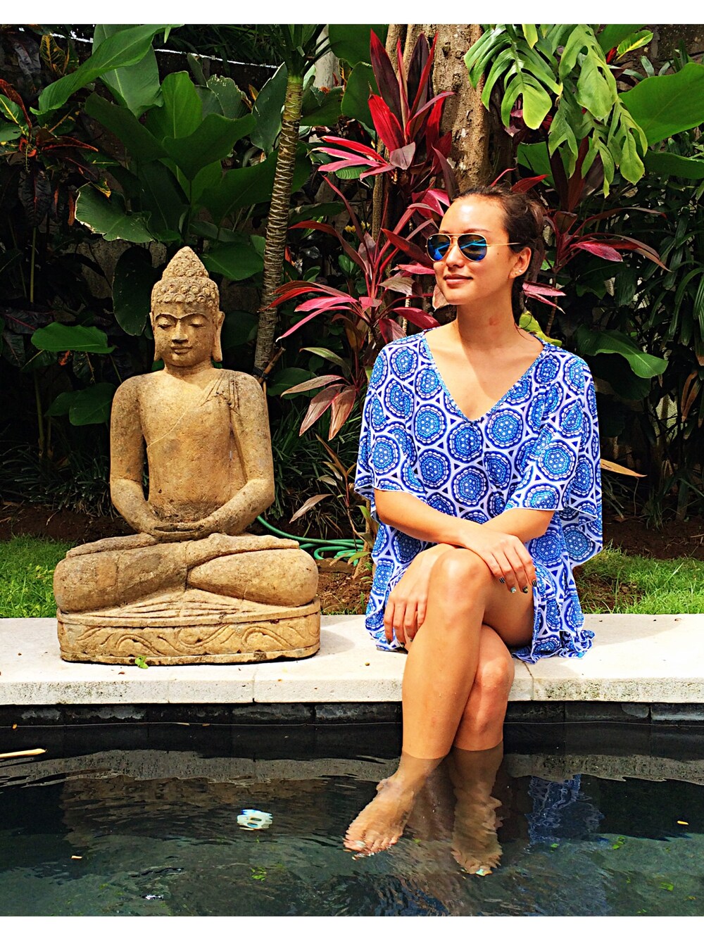 「POOL、kbluswim、KBlu、blue、Tropical 」｜「KBLUのアイテム（チュニック、ブルー系）」を使った、Hanli Hoeferさん（レディース・174cm）の冬コーディネートの1枚目の写真