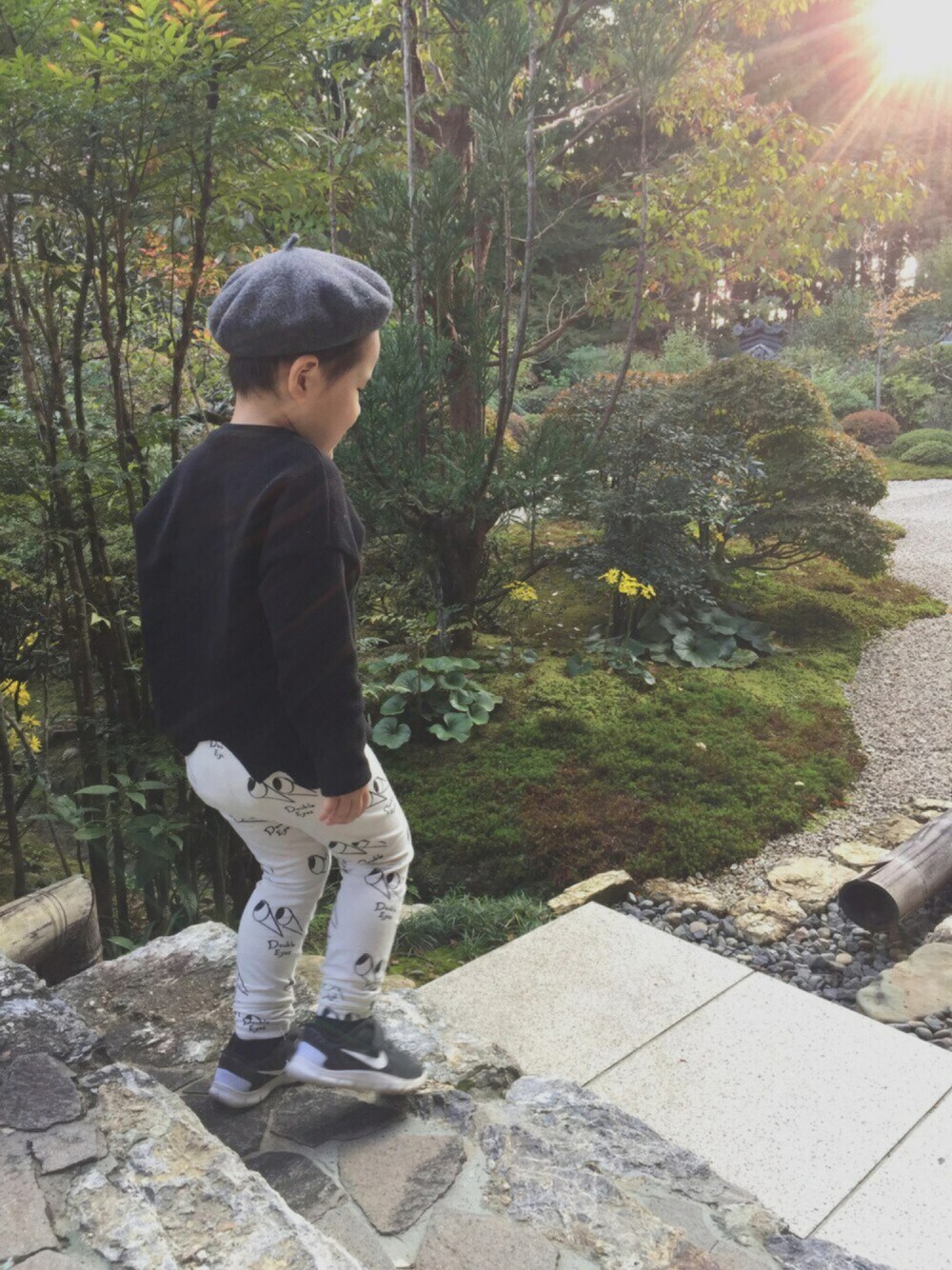「井伊谷宮、キッズコーデ、ボウズ、ベレー帽男子、韓国子供服、ブブオルブ」｜「SHIPSのBARET:ベレー帽（ハンチング/ベレー帽、グレー系）」を使った、kumasukeさん（キッズ・100cm）の秋コーディネートの1枚目の写真