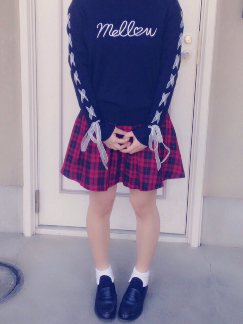 「no brandのアイテム（ニット/セーター、ブラック系）」を使った、らこちゃんさん（レディース・156cm）の冬コーディネートの1枚目の写真