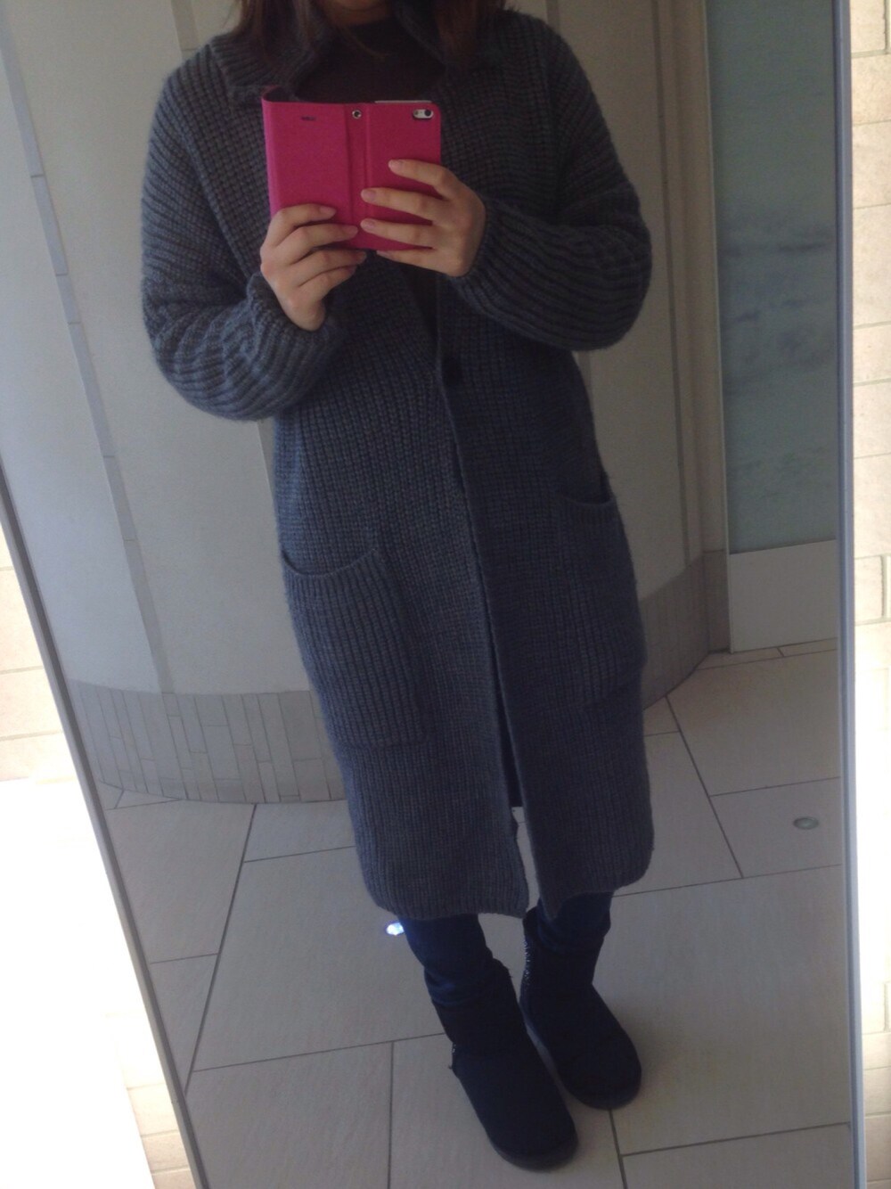 「AZUL by moussyのアイテム（ジャケット/アウター、グレー系）」を使った、らこちゃんさん（レディース・156cm）の春コーディネートの1枚目の写真