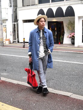 「ストローハット」｜「アイテム（ステンカラーコート）」を使った、BIRTHDAYさん（メンズ・170cm）の春コーディネート