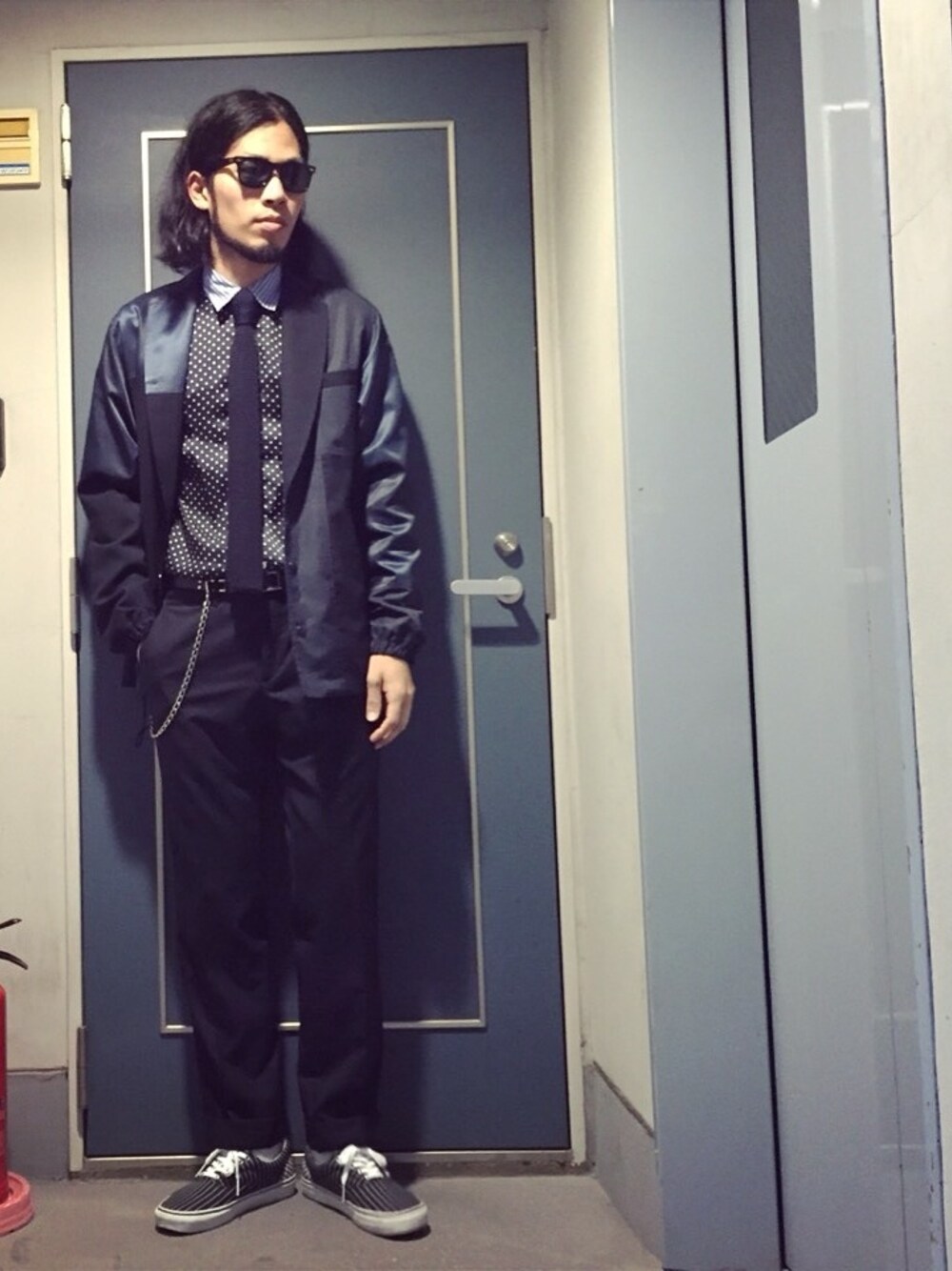 「ganryu、COMME des GARCONS HOMME、PRADA、Supreme x Comme des Garcons SHIRT、Ralph Lauren、ワントーンコーデ、バレンタインデートスタイル」｜「GANRYUのジャケット（テーラードジャケット、ブルー系）」を使った、今からジローさん（メンズ・180cm）の冬コーディネートの1枚目の写真