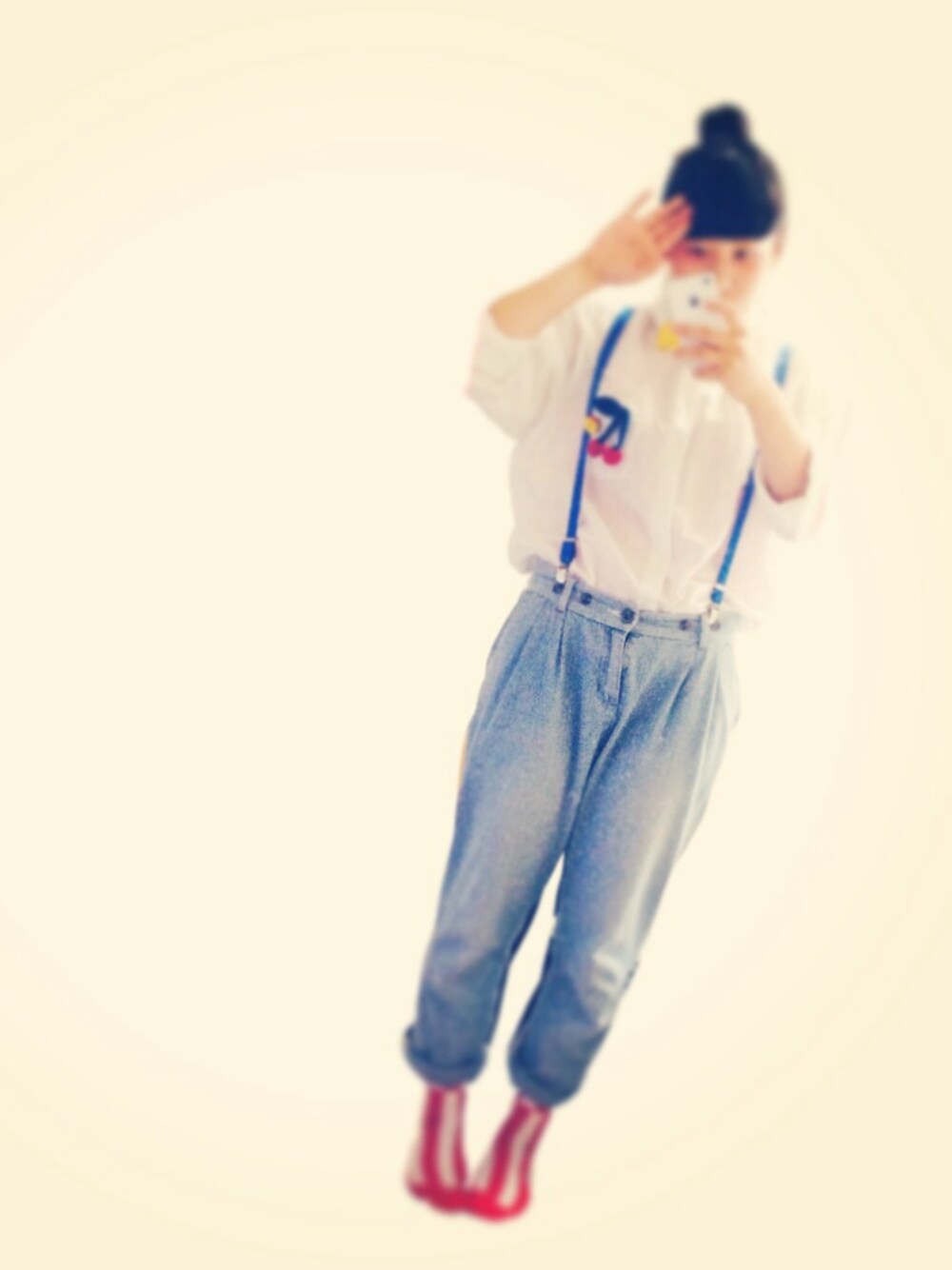 「お団子ヘアー、kids」｜「GUの（GU）ブロードシャツ（長袖）Ｄ（トップス、ホワイト系）」を使った、ｐ◦さん（レディース・156cm）の秋コーディネートの1枚目の写真