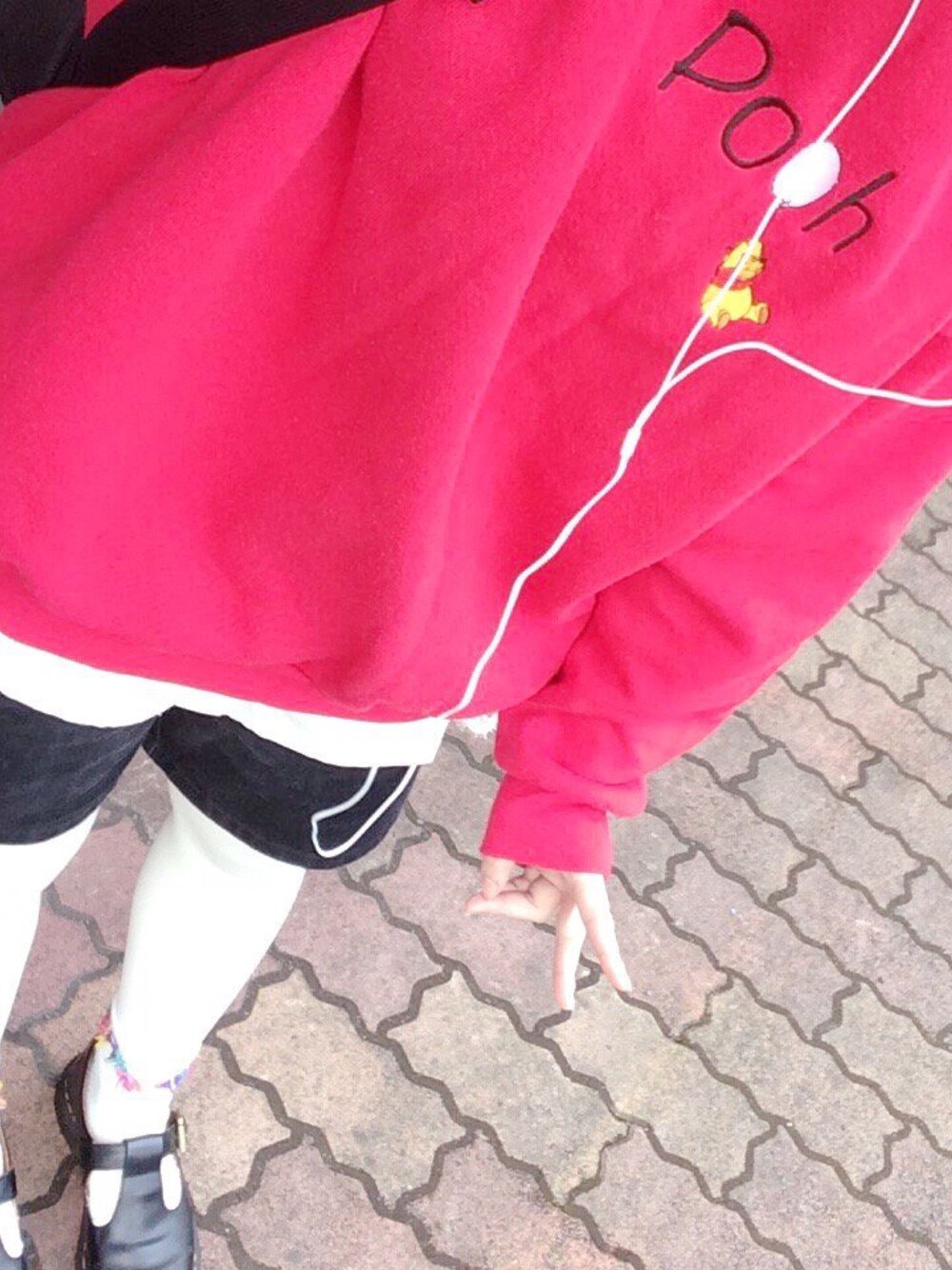 「スウェット、ぷーさん、ふるぎ、used」｜「poohのアイテム（スウェット、レッド系）」を使った、ｐ◦さん（レディース・156cm）の冬コーディネートの1枚目の写真