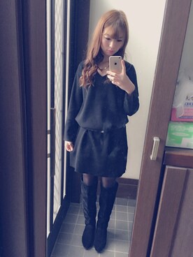 「PAGEBOY（ページボーイ）のベルト付きミラノリブVネックニットワンピース（ワンピース/ドレス、ブラック系）」を使った、きゃなこさん（レディース・162cm）の冬コーディネート