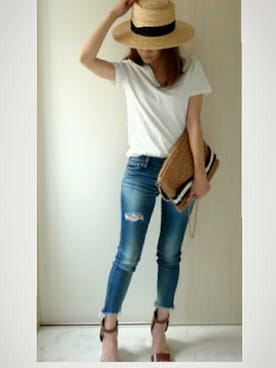 「AZUL by moussy（アズールバイマウジー）のｵｰｶﾞﾆｯｸｺｯﾄﾝVﾈｯｸ半袖PO（Tシャツ/カットソー）」を使った、ricky.yさん（レディース・158cm）の春コーディネート
