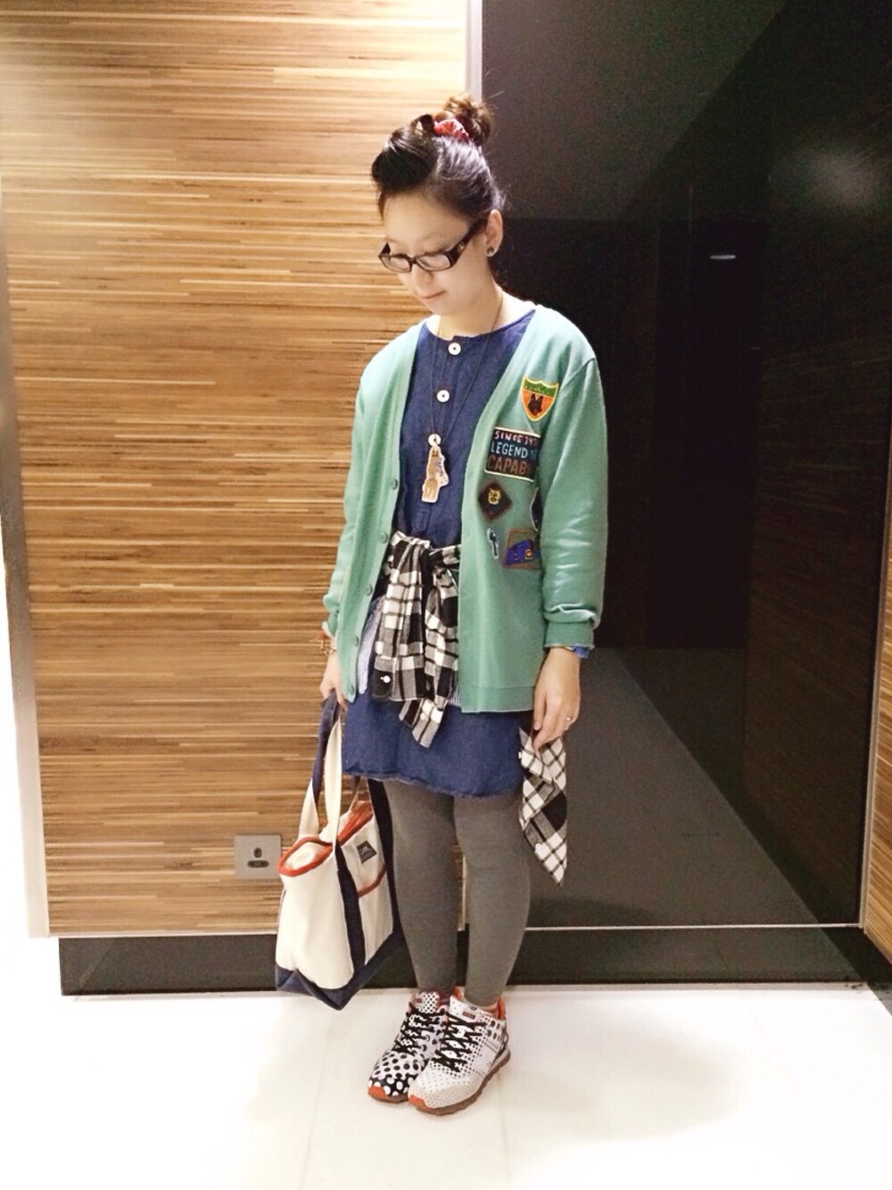 「New Balance、FRAPBOIS、UNIQLO、ne-net、Hong Kong、LOVE」｜「:CHOCOOLATEのアイテム（ワンピース、ブルー系）」を使った、Yoyoyaoooさん（レディース・153cm）の秋コーディネートの1枚目の写真