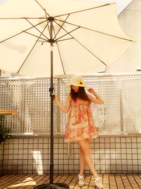 メグ・ローズさんのコーディネート