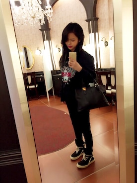 「KENZO」｜「アイテム（ハンドバッグ）」を使った、Ayaneさん（レディース・157cm）の春コーディネート