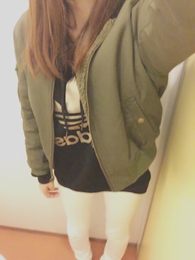 「earth music&ecology（アースミュージックアンドエコロジー）のアイテム（MA-1）」を使った、mさん（レディース・165cm）の春コーディネート