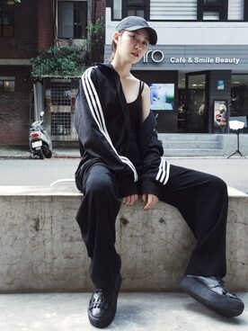 shoes to wear with adidas tracksuit