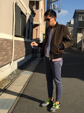 「ランニングシューズ」｜「アイテム（スニーカー、グリーン系）」を使った、i-am-ryoさん（メンズ・182cm）の冬コーディネート