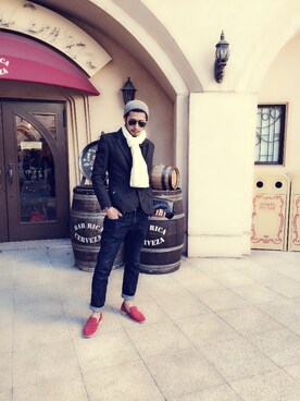 「GU（ジーユー）のアイテム（デニムパンツ、ブルー系）」を使った、細澤ほそぴーさん（メンズ・177cm）の冬コーディネート