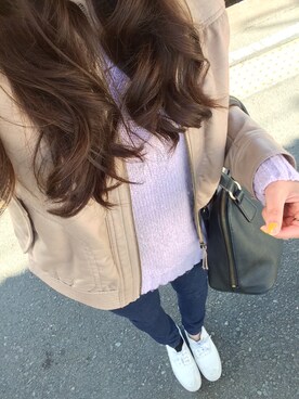「？のアイテム（ニット/セーター、パープル系）」を使った、ayukoさん（レディース・163cm）の春コーディネート