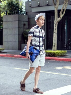 「WHILE（ワイル）のアイテム（その他シューズ）」を使った、Dake Huさん（メンズ・173cm）の夏コーディネート