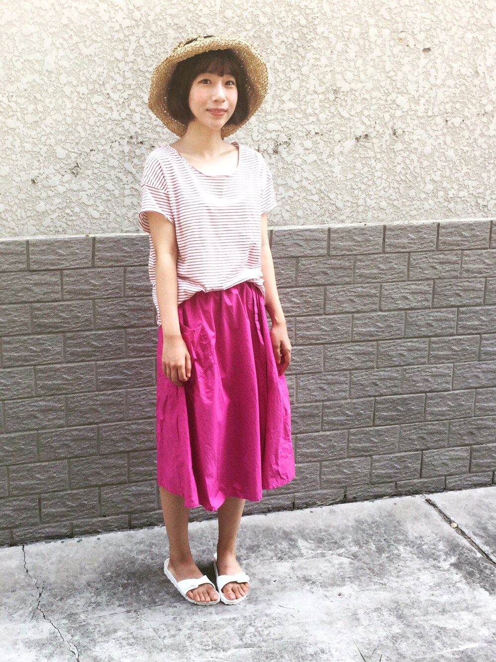 「休日スタイル、夏、大人カジュアル」｜「ZARAのアイテム（Tシャツ/カットソー、レッド系）」を使った、nownowさん（レディース・158cm）の夏コーディネートの1枚目の写真