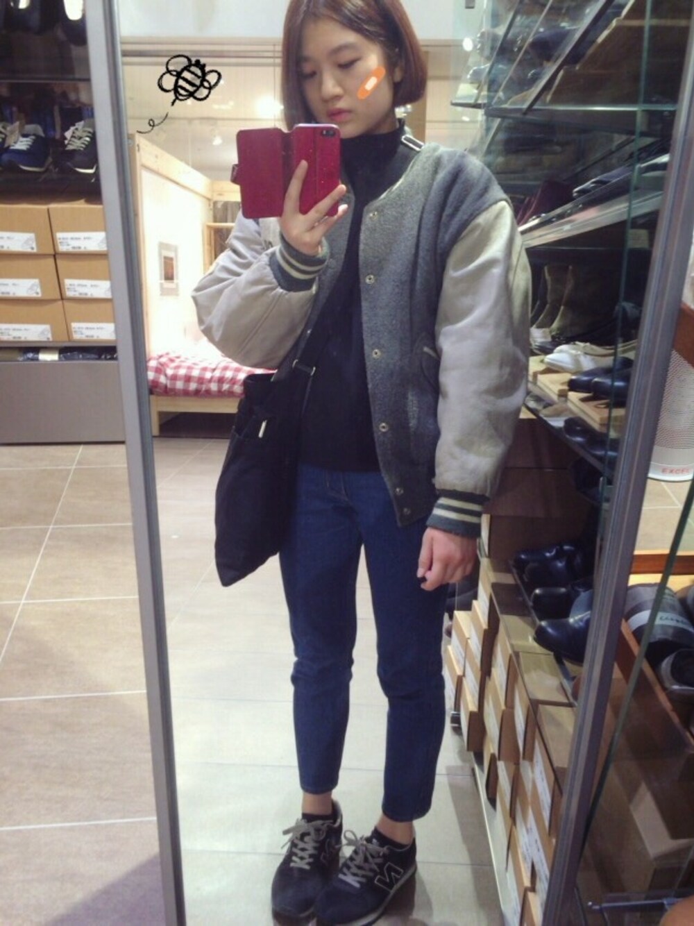 「スタジャン、vintage、古着、ジャケット、ジーンズ、シンプル、スニーカー、デニム、denim、New Balance」｜「LOWRYS FARMのアイテム（デニムパンツ、ブルー系）」を使った、yukiさん（レディース・161cm）の冬コーディネートの1枚目の写真