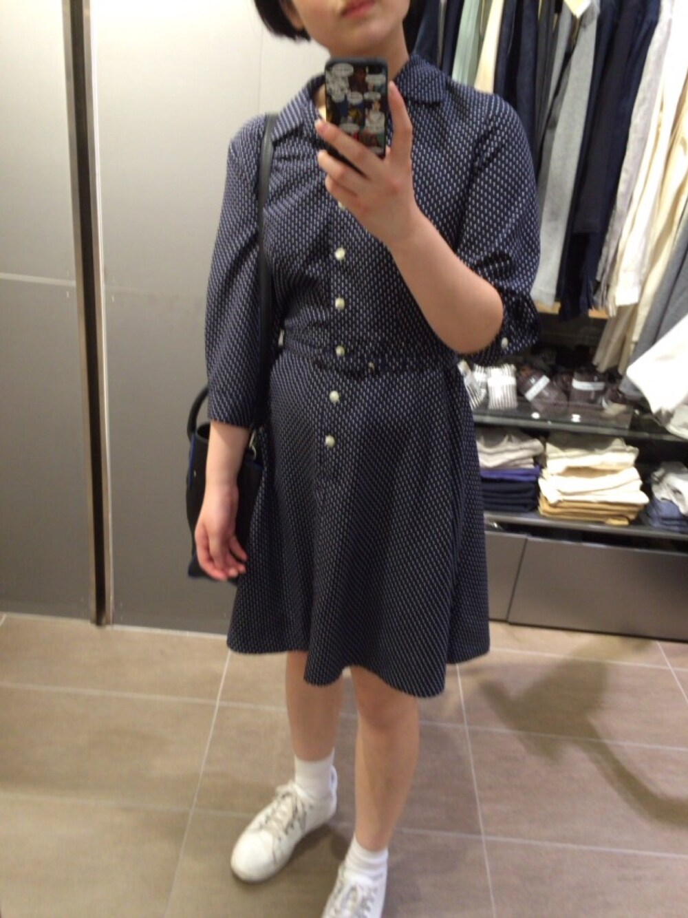 「ワンピース、古着、ビンテージ、スニーカー、シロソックス、白スニーカー」｜「古着のアイテム（ワンピース、ブルー系）」を使った、yukiさん（レディース・161cm）の夏コーディネートの1枚目の写真