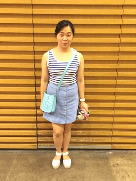 「UNIQLO（ユニクロ）のアイテム（タンクトップ、ブルー系）」を使った、Mandy Lamさん（レディース）の夏コーディネート