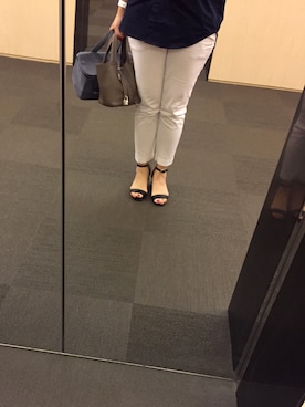 「ZALORA（-）のアイテム（サンダル、ブラック系）」を使った、Mandy Lamさん（レディース）の秋コーディネート