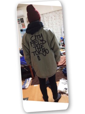 「アイテム（ナイロンジャケット、シルバー系）」を使った、たまもんさん（メンズ・170cm）の冬コーディネート