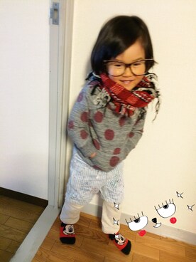 「アイテム（デニムパンツ、シルバー系）」を使った、きょんさん（キッズ・90cm）の冬コーディネート