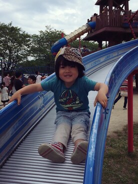 「アイテム（デニムパンツ、シルバー系）」を使った、きょんさん（キッズ・90cm）の春コーディネート