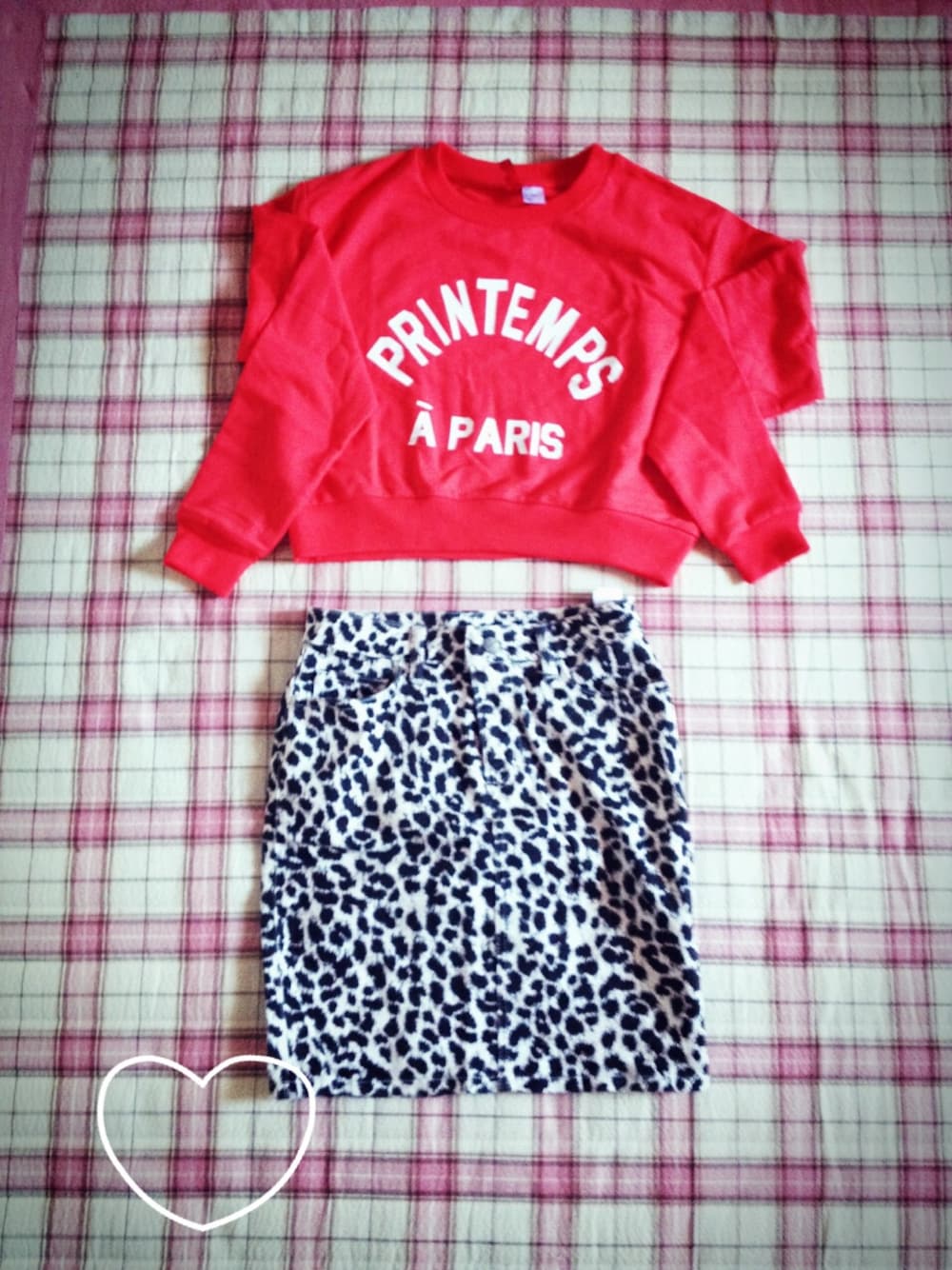 「H&M、moussy」｜「H&Mのアイテム（スウェット、レッド系）」を使った、kさん（レディース・162cm）の夏コーディネートの1枚目の写真