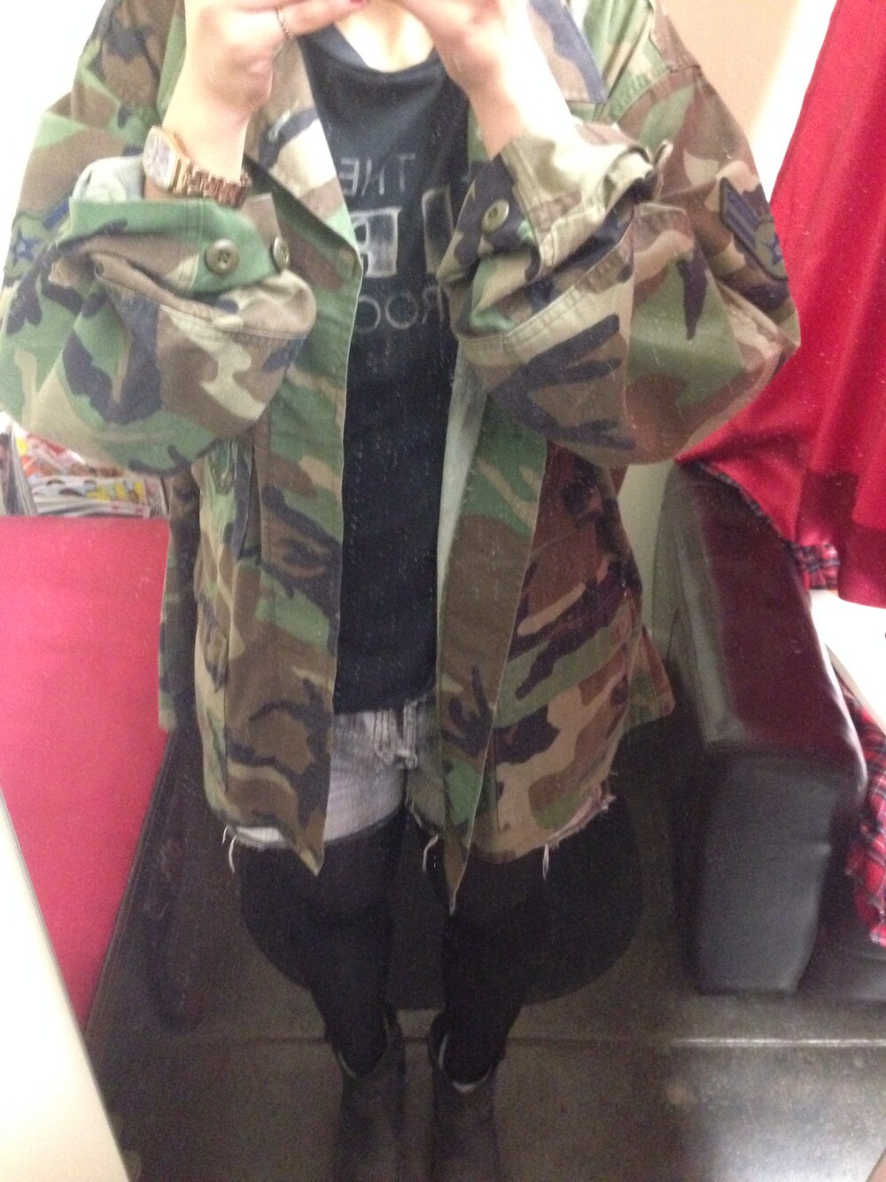 「Johnny Depp、USA、militaryjacket、Westwood Outfitters、オーバーサイズ、カモフラ」｜「no brandのused military jacket / made in usa（ミリタリージャケット、グリーン系）」を使った、Akuyさん（レディース・165cm）の秋コーディネートの1枚目の写真