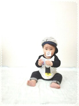 「アイテム（ロンパース、ブラック系）」を使った、P-ta◎さん（キッズ・70cm）の春コーディネート