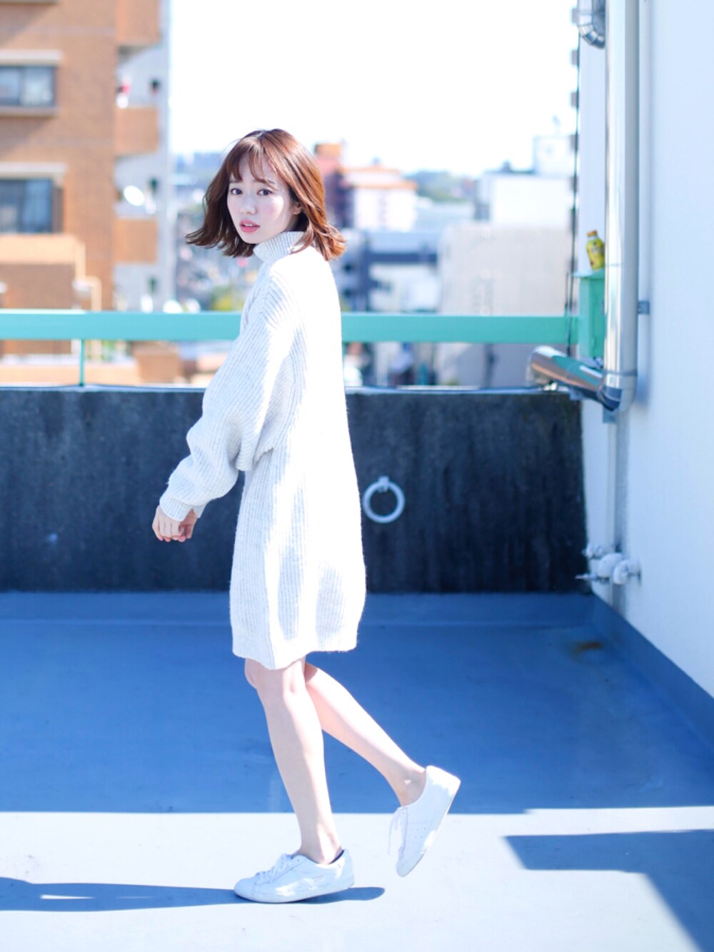「ホワイト、ZARA、秋のコーデ、白ニット、オトナカジュアル、ootd」｜「ZARAのアイテム（ワンピース、ホワイト系）」を使った、まゆり☺︎さん（レディース・165cm）の秋コーディネートの1枚目の写真