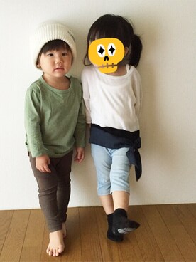 「HusHusH（ハッシュアッシュ）のアイテム（Tシャツ/カットソー、グリーン系）」を使った、amamaさん（キッズ）の秋コーディネート
