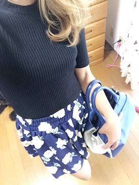 「INGNI（イング）のアイテム（ニット/セーター、ブラック系）」を使った、amamaさん（キッズ）の秋コーディネート
