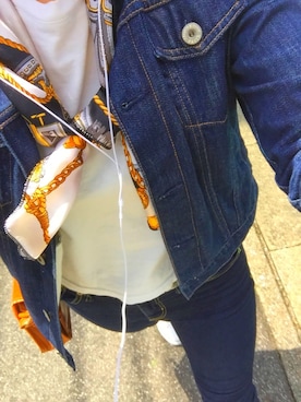 「GU（ジーユー）のアイテム（Tシャツ/カットソー、ホワイト系）」を使った、nakak☺︎…さん（レディース・160cm）の春コーディネート