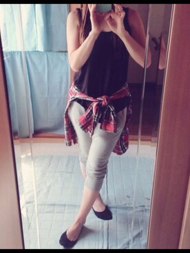 「AZUL by moussy（アズールバイマウジー）のアイテム（シャツ/ブラウス、レッド系）」を使った、KAZUMIさん（レディース・160cm）の秋コーディネート