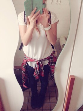 「GU（ジーユー）のアイテム（Tシャツ/カットソー、ホワイト系）」を使った、KAZUMIさん（レディース・160cm）の秋コーディネート