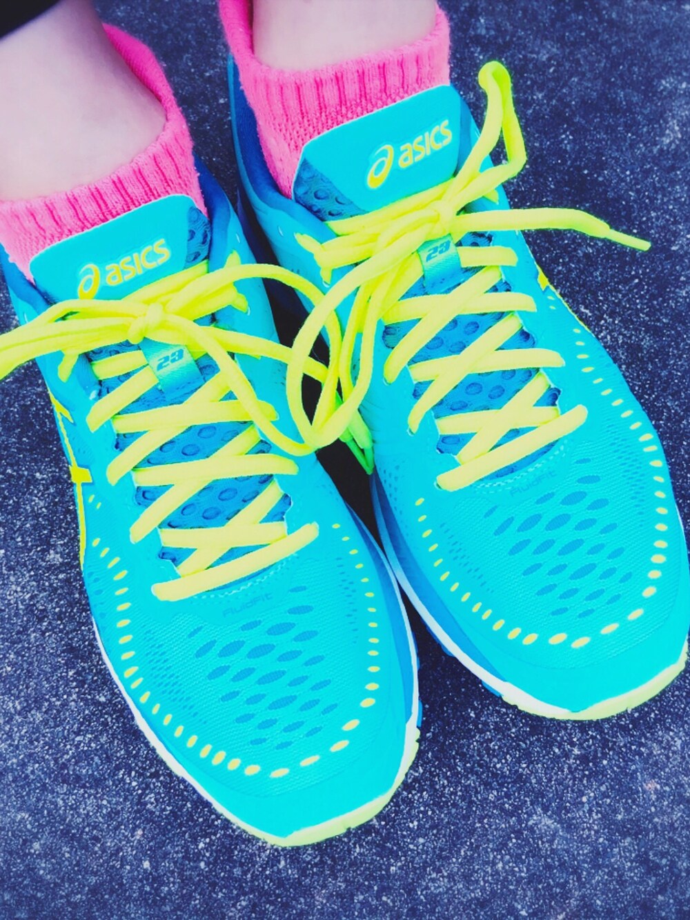 「スポーツ、フルマラソン、asics、lady gel kayano®︎23slim、秋」｜「ASICSのアイテム（シューズ、ブルー系）」を使った、minaさん（レディース・163cm）の秋コーディネートの1枚目の写真