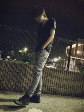 「UNIQLO（ユニクロ）のミッキーTシャツ（Tシャツ/カットソー、ブラック系）」を使った、波風さん（メンズ・176cm）の夏コーディネート