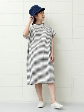 「白いスニーカー」｜「アイテム（ワンピース/ドレス）」を使った、Tさん（レディース・154cm）の夏コーディネート