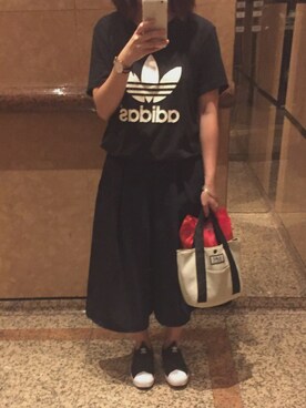 好き☆thisisMe使用「adidas（【adicolor】オリジナルス ロゴTシャツ [BOYFRIEND TREFOIL TEE]）」的時尚穿搭