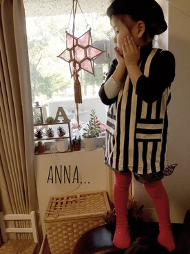 「赤タイツ」｜「アイテム（ハンチング/ベレー帽）」を使った、ana...ibu...さん（キッズ・100cm）の冬コーディネート