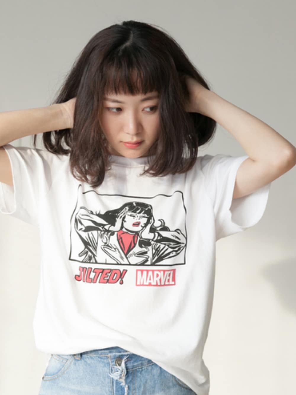 「夏コーデ、オトナカジュアル、シンプル、サンダル、ホワイト」｜「MOUSSYのアイテム（Tシャツ/カットソー、ホワイト系）」を使った、匡舟本色さん（レディース・162cm）の夏コーディネートの1枚目の写真
