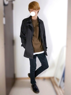 「カフェ」｜「アイテム（トレンチコート）」を使った、かきぴーさん（メンズ・175cm）の秋コーディネート