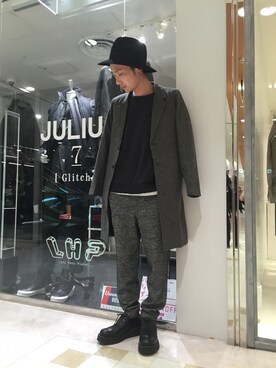 「L.H.P（エルエイチピー）のアイテム（チェスターコート）」を使った、Junya Kasugaさん（メンズ・170cm）の秋コーディネート