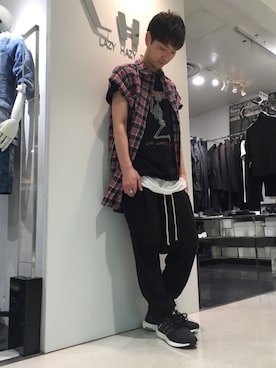 「DRKSHDW by RICK OWENS（ダークシャドウ バイ リックオウエンス）のアイテム」を使った、Junya Kasugaさん（メンズ・170cm）の夏コーディネート