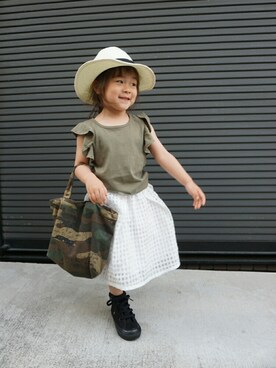 「カーキ×ホワイト」｜「アイテム（その他）」を使った、 Rey さん（キッズ・90cm）の春コーディネート
